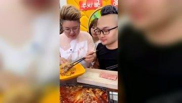 娱乐吃瓜酱女孩,吃瓜女孩的独家秘闻解析
