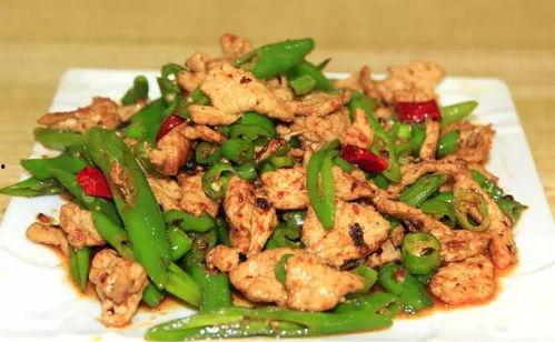 娱乐吃瓜酱辣椒炒肉视频,带你领略美食与娱乐的完美融合