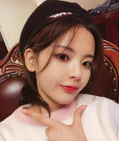 吃瓜娱乐圈杨超越是谁,娱乐圈的“吃瓜”焦点与她的成长之路