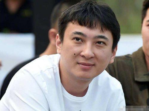 娱乐圈吃瓜郑教授,郑教授的趣味解读